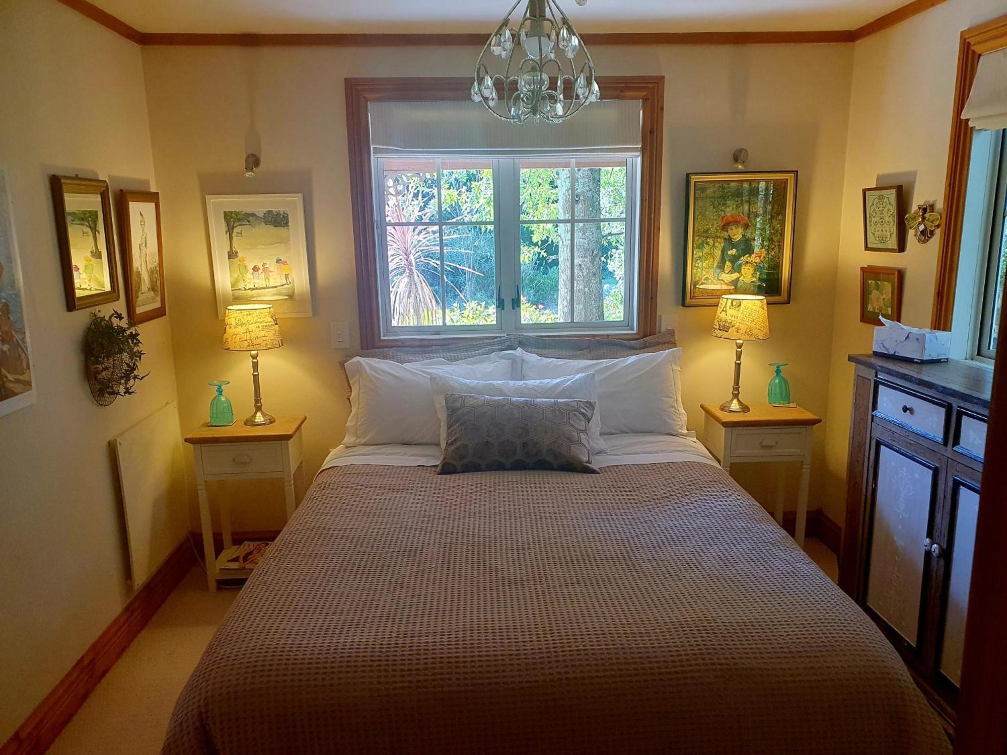 Bumblebee Cottage Greytown Room photo